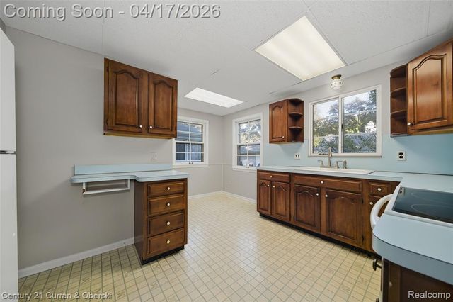 1028 Edgewood Drive, Royal Oak, MI 48067