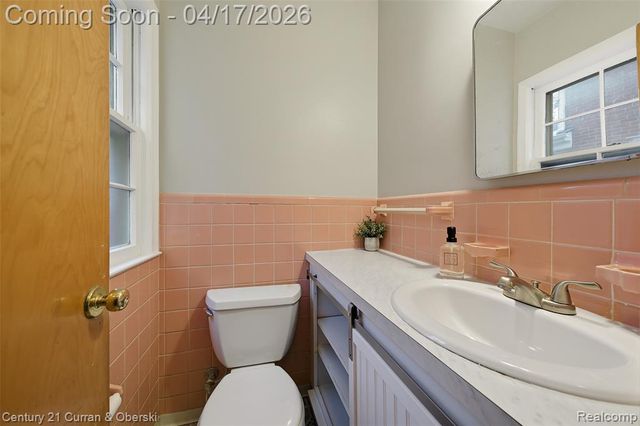 1028 Edgewood Drive, Royal Oak, MI 48067