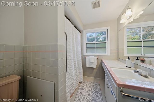 1028 Edgewood Drive, Royal Oak, MI 48067