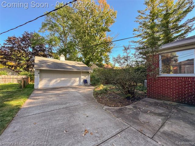 1028 Edgewood Drive, Royal Oak, MI 48067