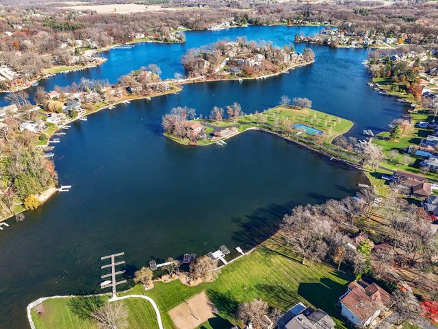 145 Shorewood Drive, Valparaiso, IN 46385