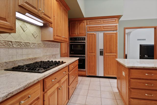 145 Shorewood Drive, Valparaiso, IN 46385