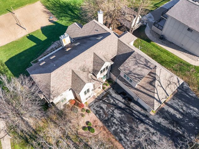 145 Shorewood Drive, Valparaiso, IN 46385