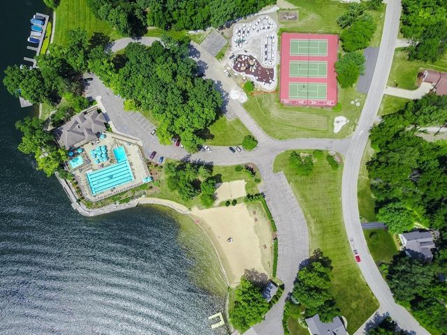 145 Shorewood Drive, Valparaiso, IN 46385