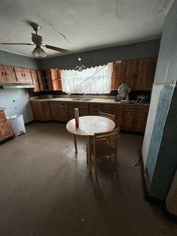 1318 Macarthur Dr, West Deer, PA 15076