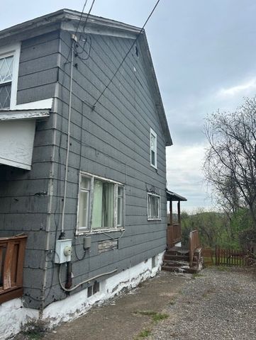 1318 Macarthur Dr, West Deer, PA 15076