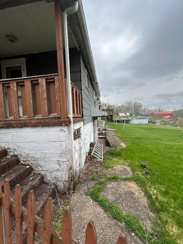 1318 Macarthur Dr, West Deer, PA 15076