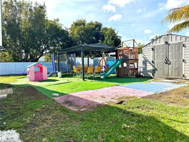 22736 SW 114th Pl, Miami, FL 33170