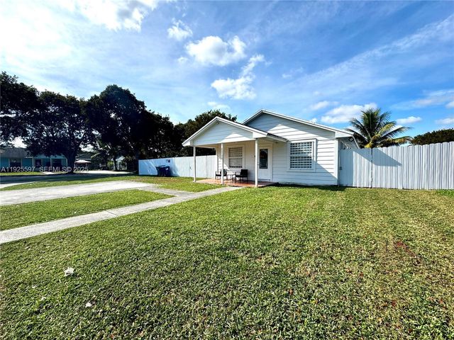 22736 SW 114th Pl, Miami, FL 33170