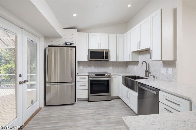 380 6th ST NE, Naples, FL 34120