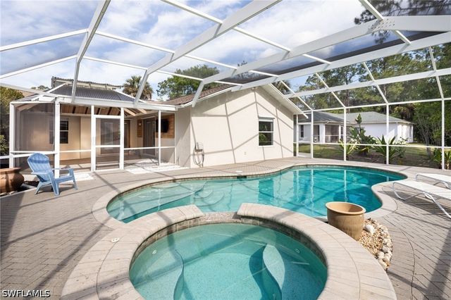 380 6th ST NE, Naples, FL 34120