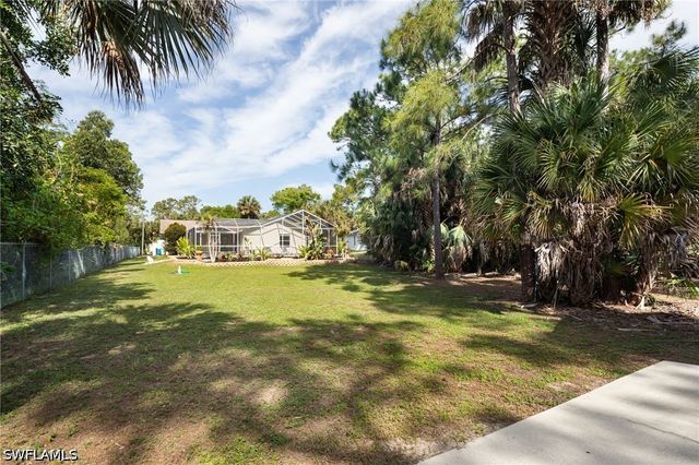 380 6th ST NE, Naples, FL 34120