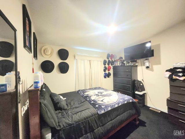 257 Mary Kay Lane, Bakersfield, CA 93308