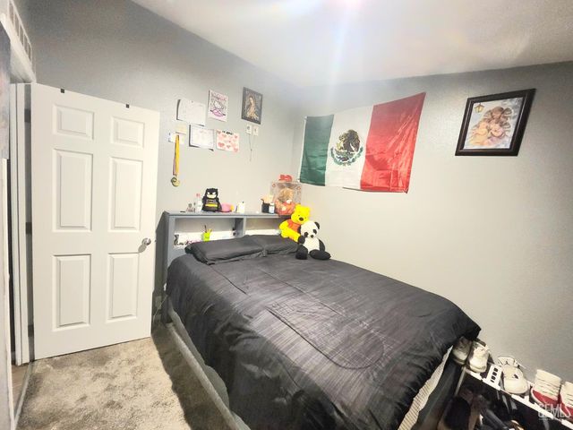 257 Mary Kay Lane, Bakersfield, CA 93308