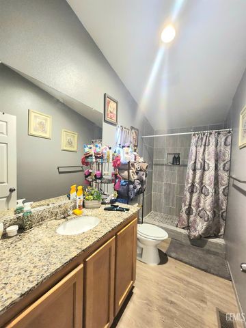 257 Mary Kay Lane, Bakersfield, CA 93308