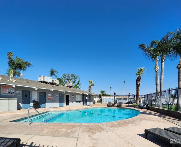 257 Mary Kay Lane, Bakersfield, CA 93308