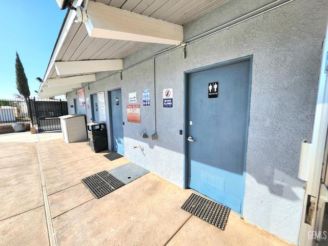 257 Mary Kay Lane, Bakersfield, CA 93308