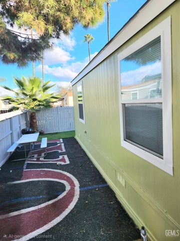 257 Mary Kay Lane, Bakersfield, CA 93308