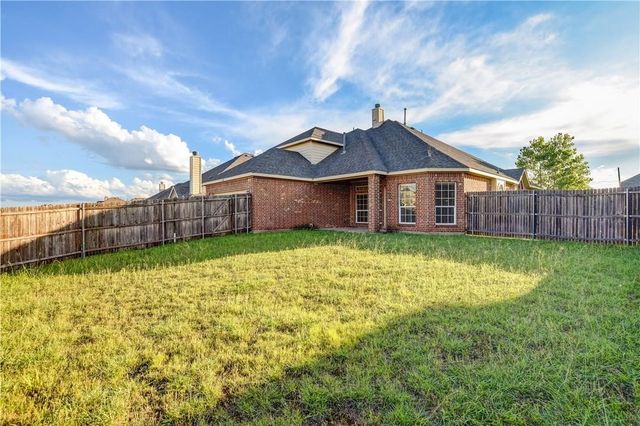 304 Wisteria Way, Red Oak, TX 75154