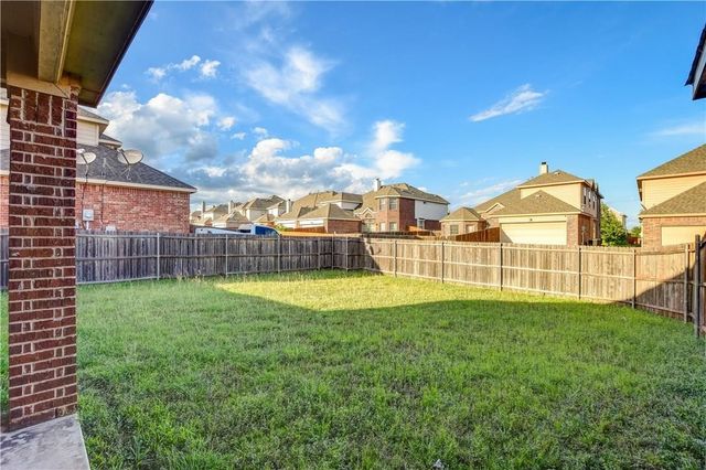 304 Wisteria Way, Red Oak, TX 75154