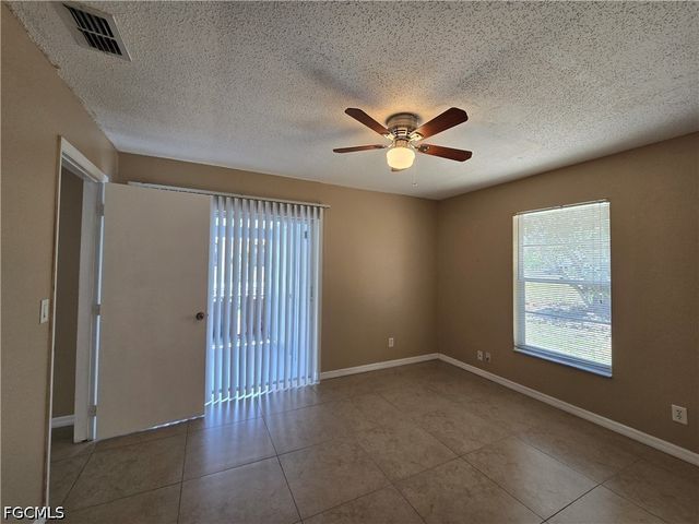 702 SE 47th ST 4, Cape Coral, FL 33904