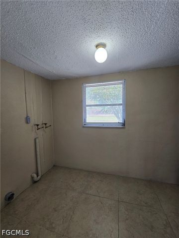 702 SE 47th ST 4, Cape Coral, FL 33904
