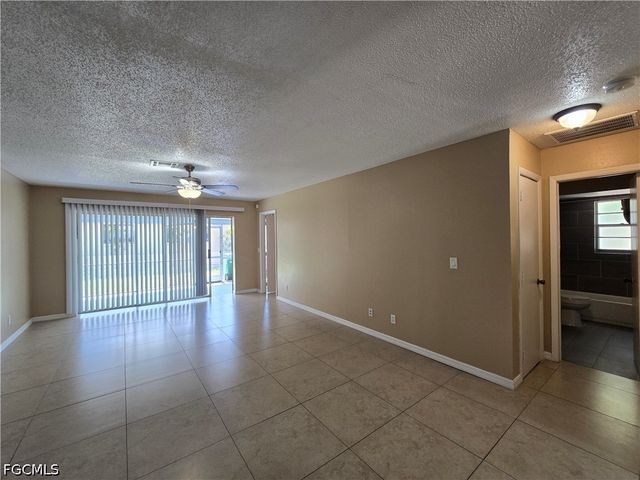 702 SE 47th ST 4, Cape Coral, FL 33904