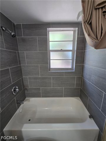 702 SE 47th ST 4, Cape Coral, FL 33904
