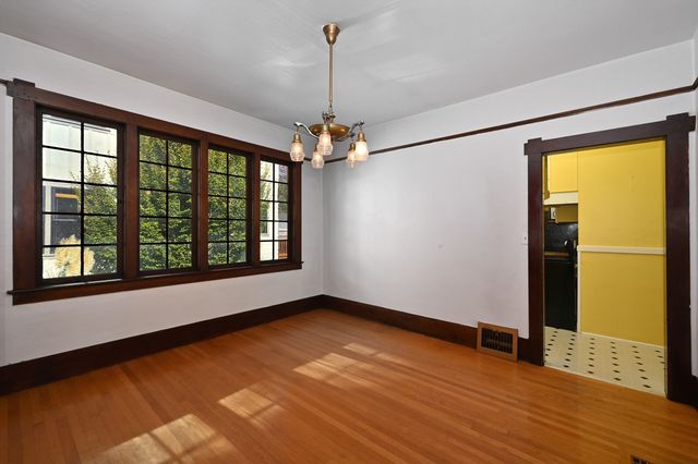 5818 7th Avenue NW, Seattle, WA 98107