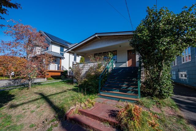 5818 7th Avenue NW, Seattle, WA 98107