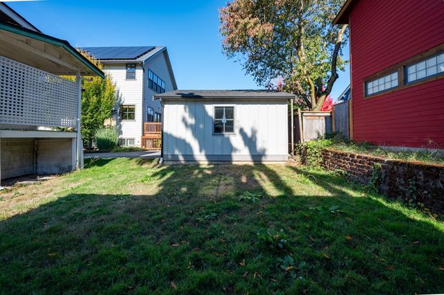 5818 7th Avenue NW, Seattle, WA 98107