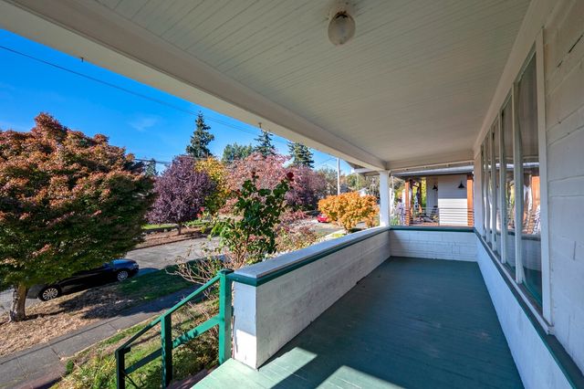 5818 7th Avenue NW, Seattle, WA 98107