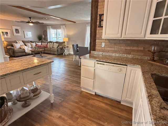 10 Thomas Court, Scottsburg, IN 47170