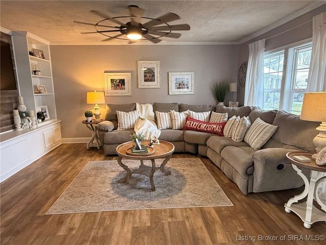 10 Thomas Court, Scottsburg, IN 47170