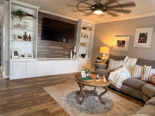 10 Thomas Court, Scottsburg, IN 47170