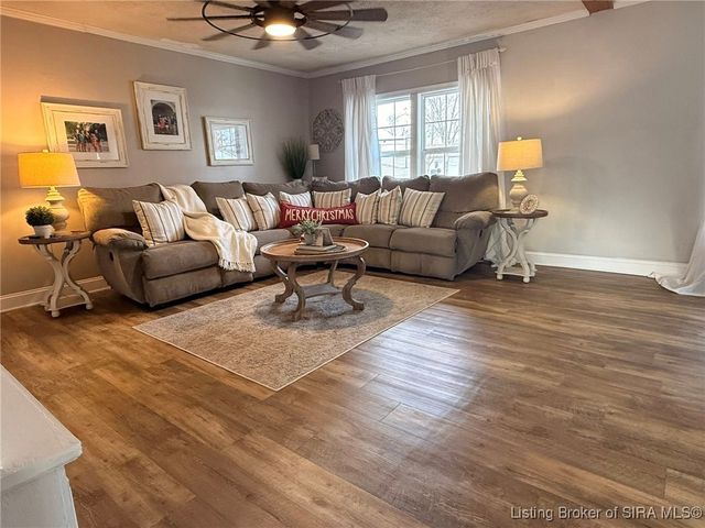 10 Thomas Court, Scottsburg, IN 47170