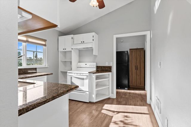 8335 Bailey Rd, Yuba City, CA 95993