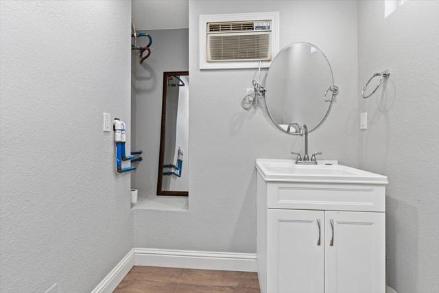 8335 Bailey Rd, Yuba City, CA 95993