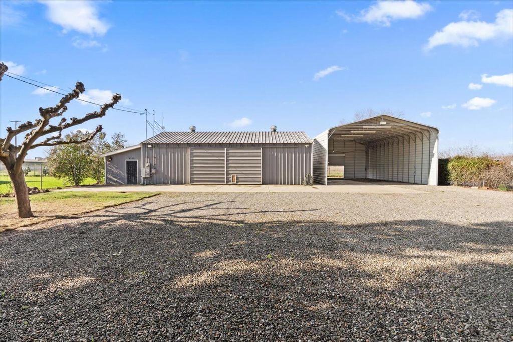 8335 Bailey Rd, Yuba City, CA 95993