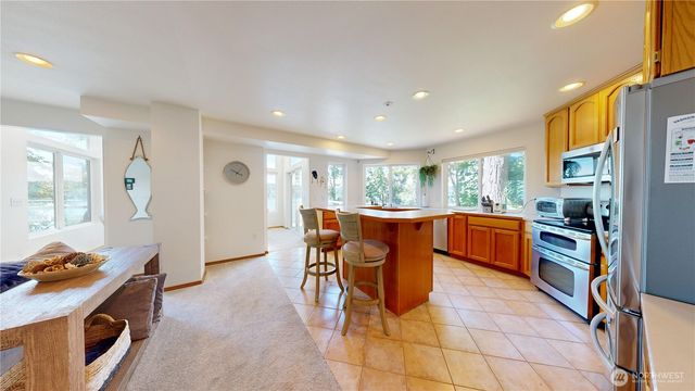 17455 Paige Lane SW, Vashon, WA 98070