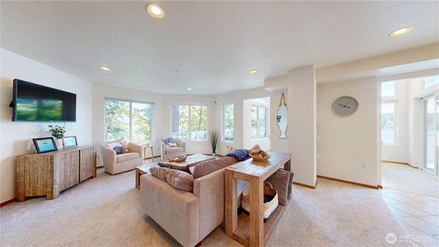 17455 Paige Lane SW, Vashon, WA 98070