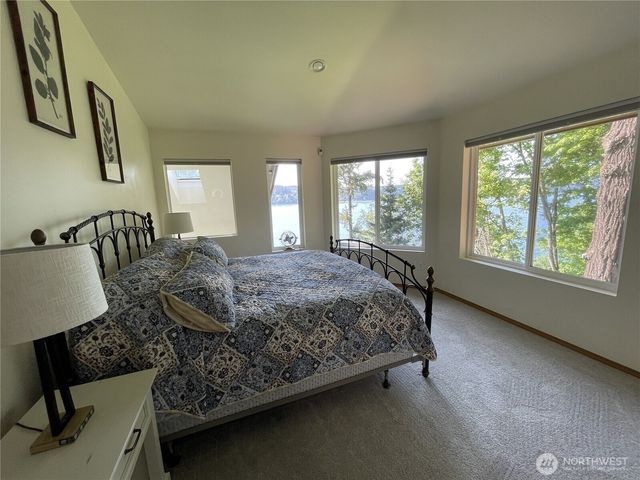 17455 Paige Lane SW, Vashon, WA 98070