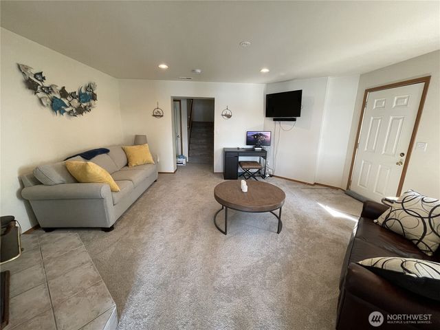 17455 Paige Lane SW, Vashon, WA 98070