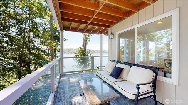 17455 Paige Lane SW, Vashon, WA 98070
