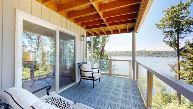 17455 Paige Lane SW, Vashon, WA 98070