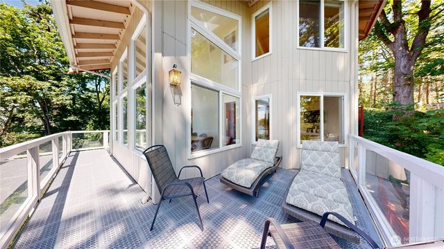17455 Paige Lane SW, Vashon, WA 98070