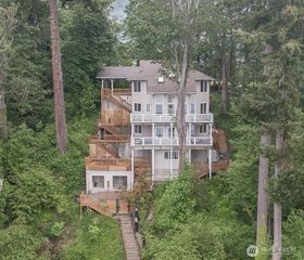17455 Paige Lane SW, Vashon, WA 98070
