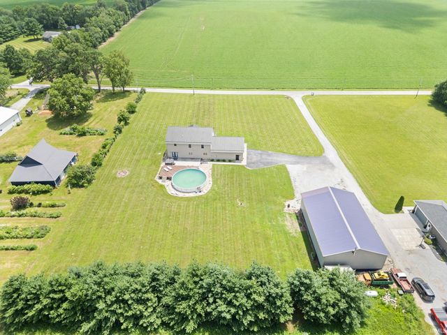676 E 700 S, Lafayette, IN 47909