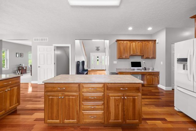 676 E 700 S, Lafayette, IN 47909