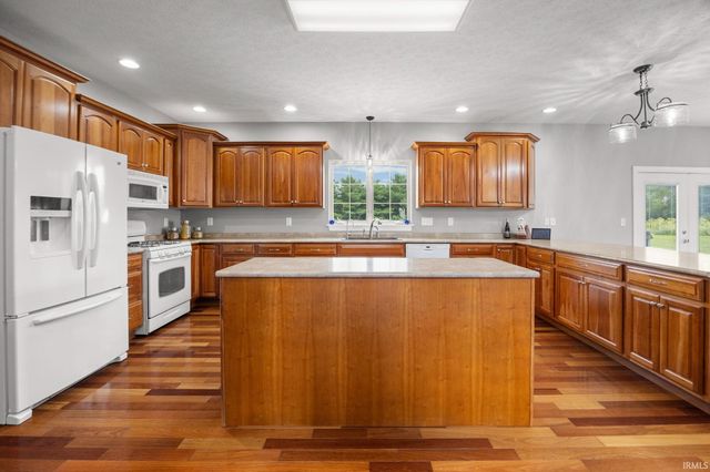 676 E 700 S, Lafayette, IN 47909